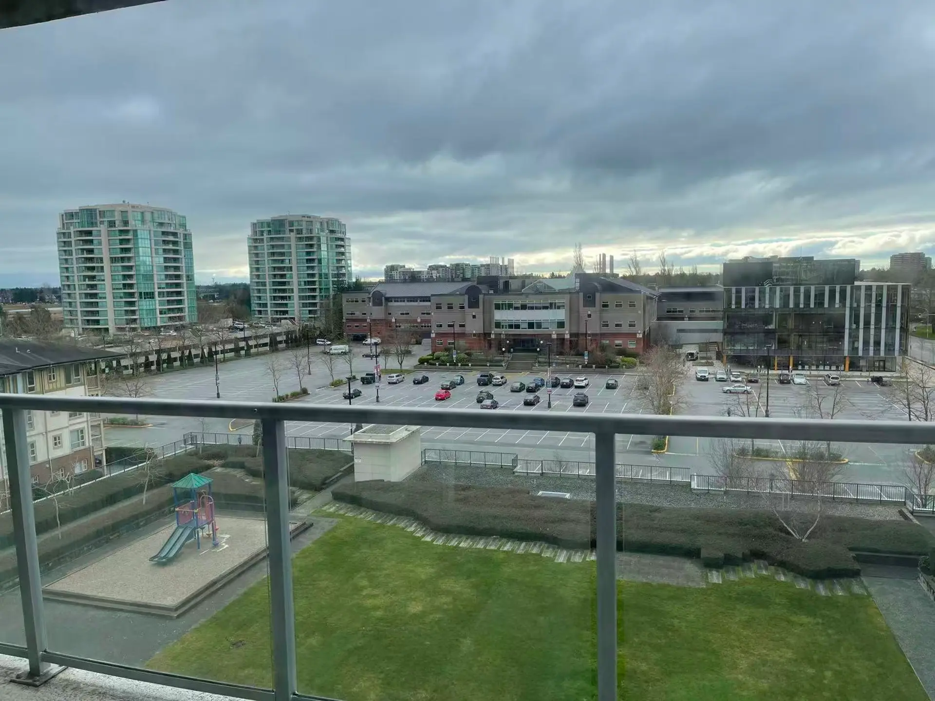#908 5068 Kwantlen Street