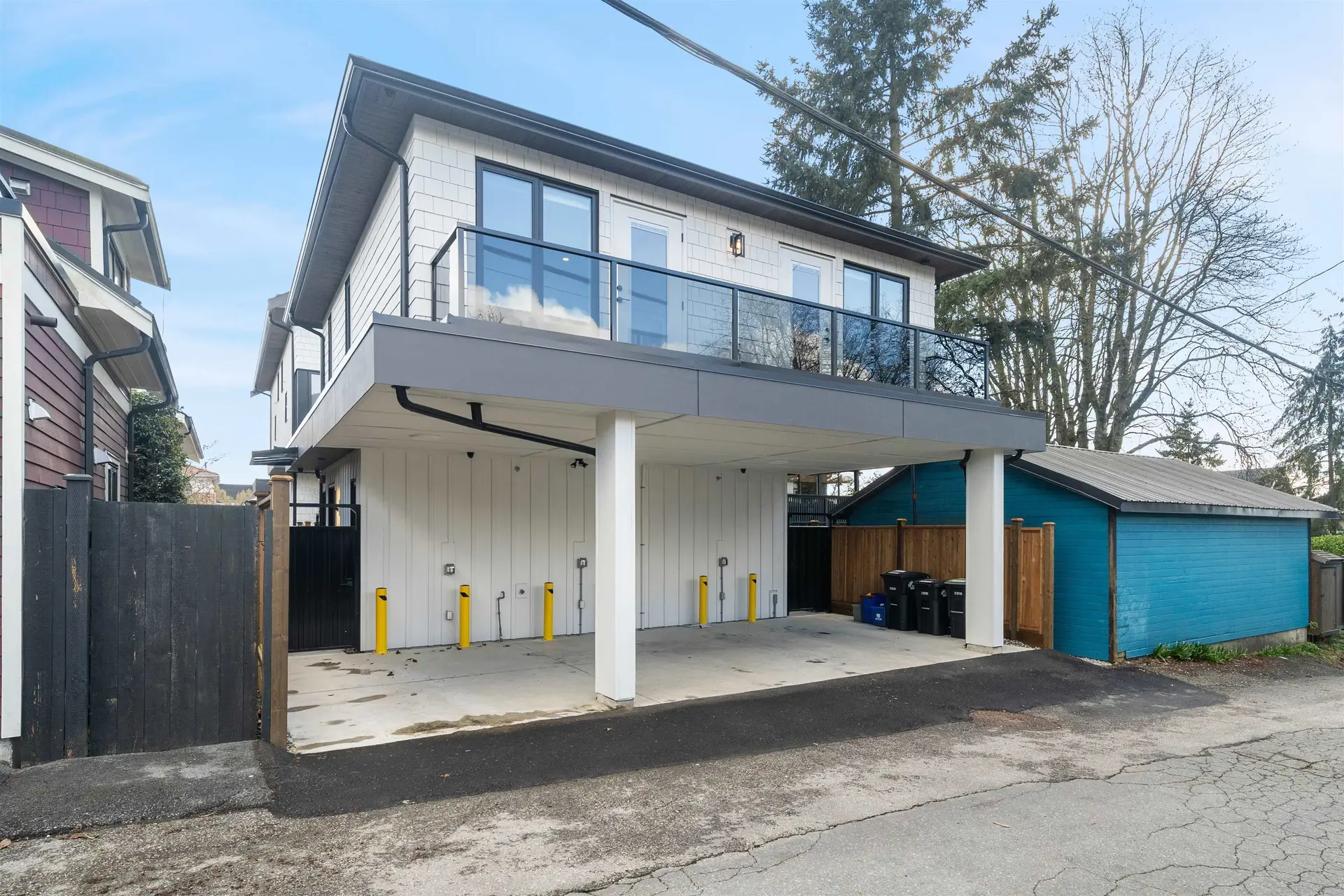 2609 Dundas Street