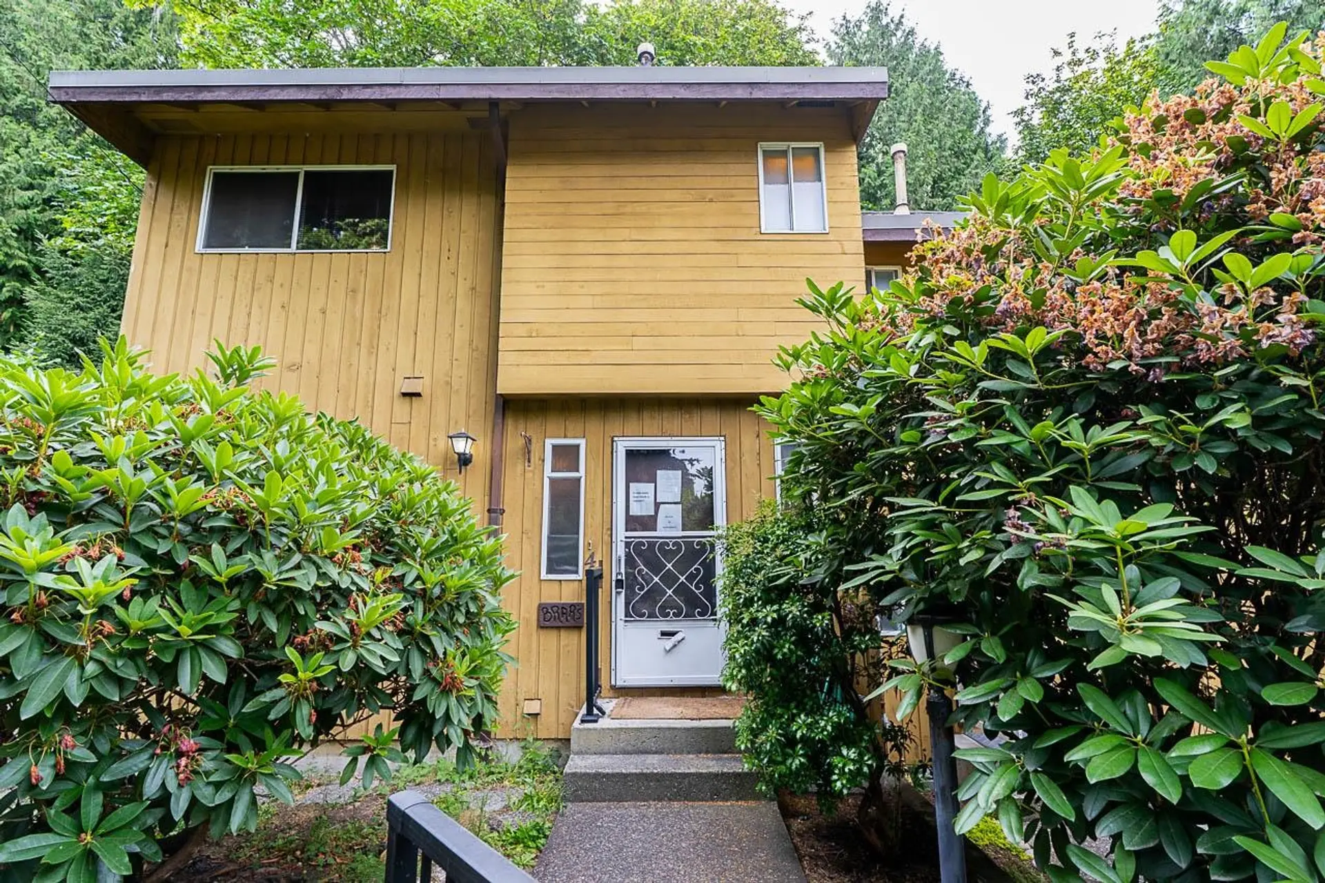 #4 305 Decaire Street