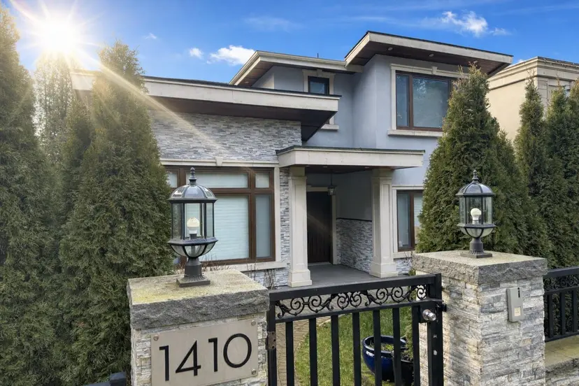 Property at ••• Mathers Avenue, West Vancouver, BC