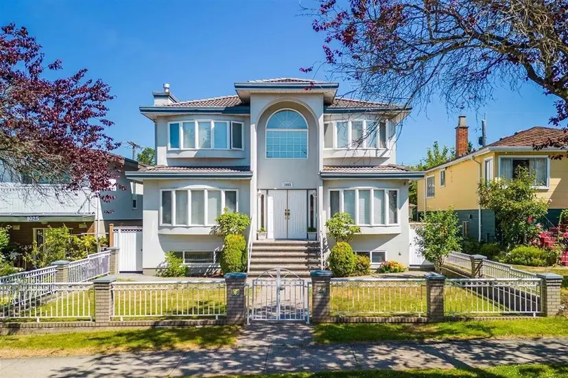Property at ••• E 39th Avenue, Vancouver, BC