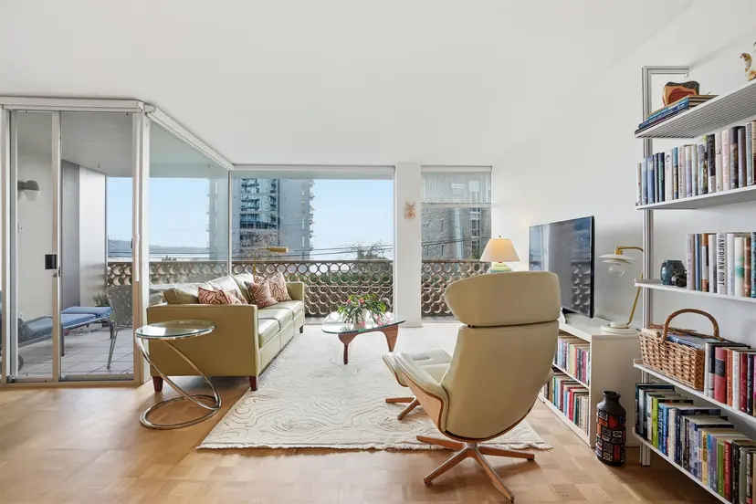 Property at ••• Argyle Avenue, West Vancouver, BC