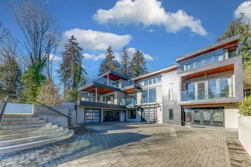 Property at ••• Queens Avenue, West Vancouver, BC