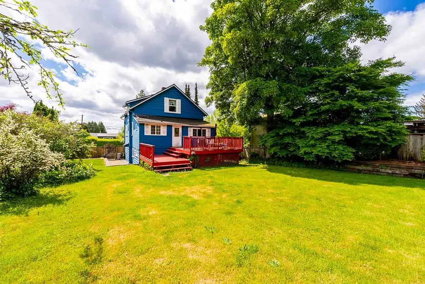 Property at ••• W Queens Road, North Vancouver, BC